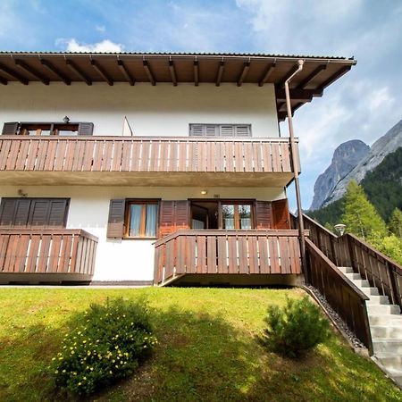 A Un Passo Dagli Impianti - Penia Di Canazei Luaran gambar